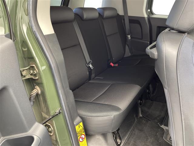 ＦＪクルーザー カラーパッケージ　社外ナビ　フルセグＴＶ　クルーズコントロール　後コーナーセンサー　ＥＴＣ　ルーフキャリア　フロアマット　ドアバイザー　背面タイヤ　バックカメラ（27枚目）