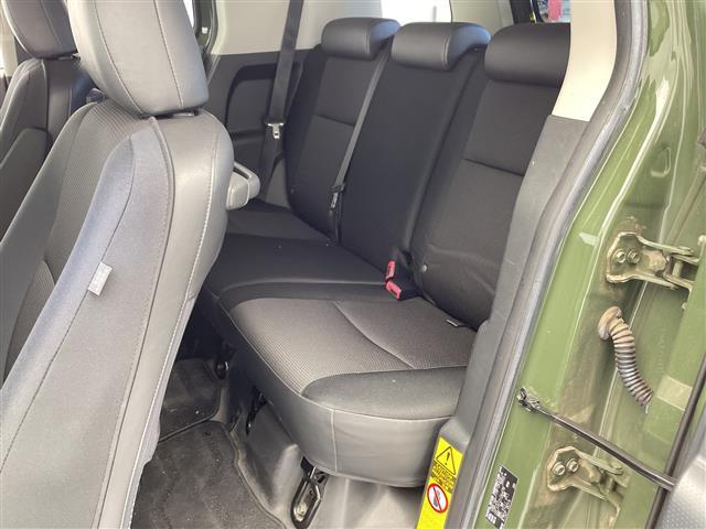 ＦＪクルーザー カラーパッケージ　社外ナビ　フルセグＴＶ　クルーズコントロール　後コーナーセンサー　ＥＴＣ　ルーフキャリア　フロアマット　ドアバイザー　背面タイヤ　バックカメラ（28枚目）