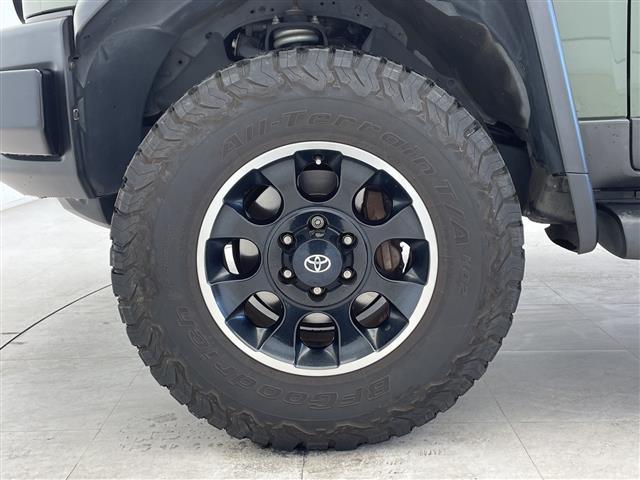 ＦＪクルーザー カラーパッケージ　社外ナビ　フルセグＴＶ　クルーズコントロール　後コーナーセンサー　ＥＴＣ　ルーフキャリア　フロアマット　ドアバイザー　背面タイヤ　バックカメラ（38枚目）