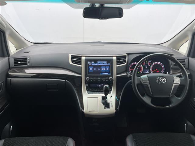 ヴェルファイア ２．４Ｚ　ゴールデンアイズＩＩ　ダブルサイドエアバック　カーテンエアバック　横滑り防止　コーナーセンサー前後　バック・サイドカメラ　フリップダウンモニター　テレビナビ　ＢＴ／ＣＤ／ＵＳＢ　純正ビルトインＥＴＣ　両側パワースライドドア（2枚目）