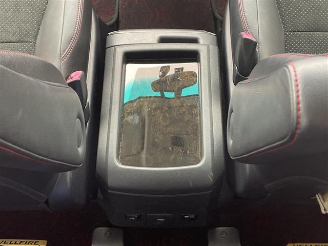 ヴェルファイア ２．４Ｚ　ゴールデンアイズＩＩ　ダブルサイドエアバック　カーテンエアバック　横滑り防止　コーナーセンサー前後　バック・サイドカメラ　フリップダウンモニター　テレビナビ　ＢＴ／ＣＤ／ＵＳＢ　純正ビルトインＥＴＣ　両側パワースライドドア（25枚目）