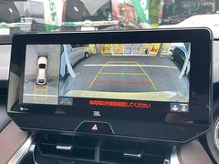 【ディスプレイオーディオ】ご自身のスマートフォンを接続すれば、「Ａｐｐｌｅ　ＣａｒＰｌａｙ」または「Ａｎｄｒｏｉｄ　Ａｕｔｏ」から、スマホアプリのナビや電話、メッセージ、音楽などが楽しめます！ 5