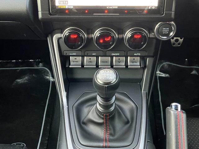 ＢＲＺ Ｓ　６ＭＴ　　クリスタルホワイトパ－ル（20枚目）