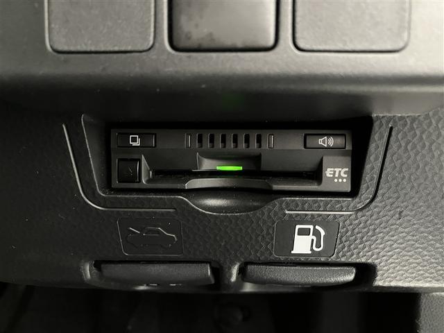 ＥＴＣはビルトインタイプになります。クルマ本体のパネルに埋め込むような形になりますので、スッキリとした室内になりますね！