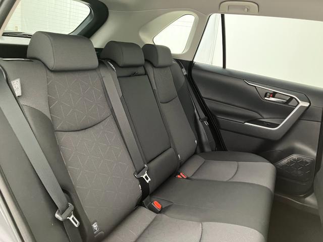 ＲＡＶ４ Ｘ　ひょう害車　トヨタセーフティセンス　レーダークルコン　ブラインドスポットモニター　ディスプレイオーディオ　ＬＥＤヘッドライト　ＥＴＣ２．０　バックモニター　ウィンドシールドデアイサー　スマートキー（27枚目）