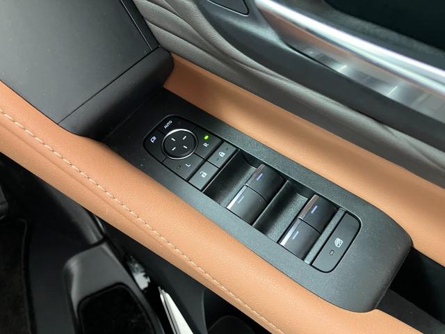 ヴェルファイアハイブリッド Z プレミア 4WD トヨタセーフティセンス 本革シート ガラスルーフ レーダークルコン ブラインドスポットモニター 全周囲モニター ディスプレイオーディオナビ ETC2.0 シートエアコン ステアリングヒーター(16枚目)