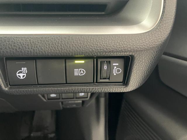 プリウス U トヨタセーフティセンス ディスプレイオーディオ レーダークルコン ブラインドスポットモニター ETC2.0 バックモニター ステアリングヒーター LEDライト スマートキー AC100V/1500W(18枚目)