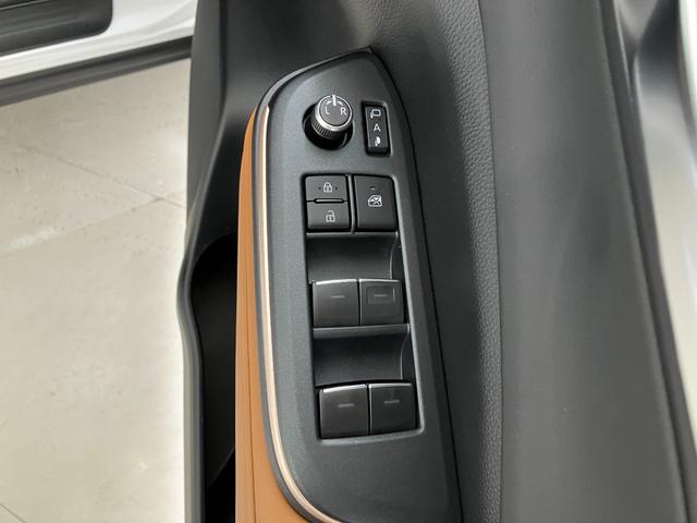 クラウンクロスオーバー RSアドバンスド トヨタセーフティセンス モデリスタフルエアロ 本革シート サンルーフ レーダークルコン ブラインドスポットモニター ディスプレイオーディオナビ ETC2.0 シートエアコン ヘッドアップディスプレイ(14枚目)