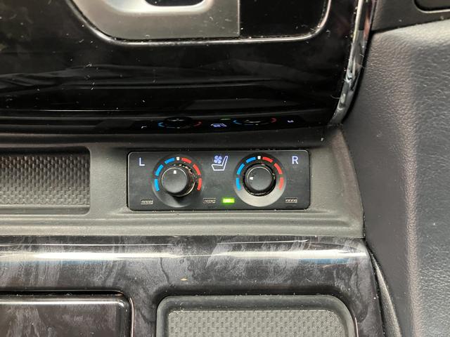 シートエアコン付です。シートを暖めたり冷やしたりできる、快適装備の一つ。　暑い夏もシートが冷える冬も快適にドライブが楽しめそうですね。