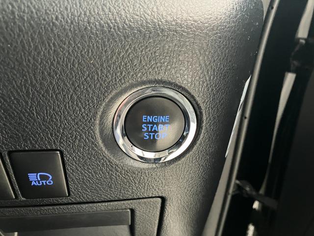 あとはブレーキを踏んだ状態でボタンを押すだけで、カバンやポケットに入れていてもエンジンスタート！便利な機能です。