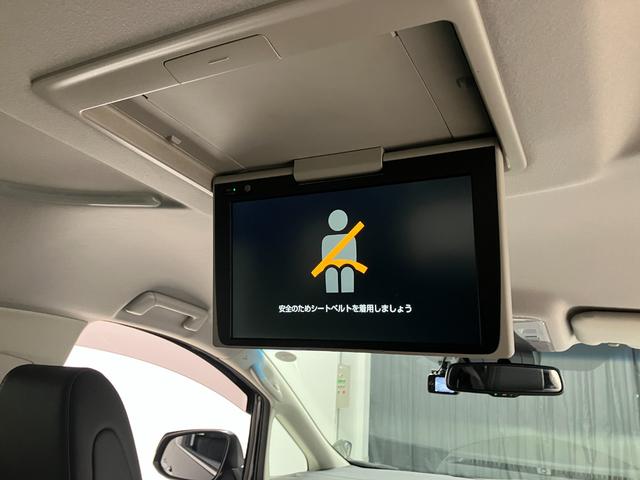 フリップダウンモニターも装備しております。お子様も退屈知らずで長時間のドライブや、渋滞中でも飽きることなく楽しい時間を過ごすことができそうですね。