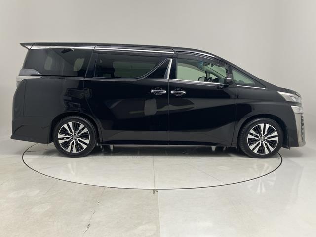 現車を見る前にオンライン商談もできます♪対面を避けたいアナタにはとっても便利な機能です。車両知識が豊富なスタッフが丁寧にご対応させていただきますので、まずはご相談ください！