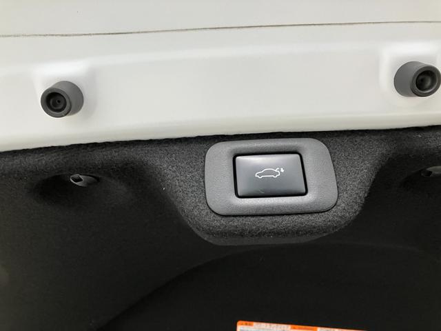 クラウンクロスオーバー Ｇアドバンスド　４ＷＤ　トヨタセーフティセンス　ヘッドアップディスプレイ　レーダークルコン　ブラインドスポットモニター　全周囲モニター　ディスプレイオーディオ　純正ドラレコ　ＥＴＣ２．０　パワーバックドア（23枚目）