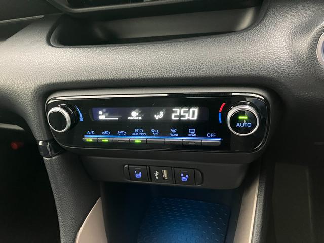 ヤリス ハイブリッドＺ　トヨタセーフティセンス　レーダークルーズコントロール　ディスプレイオーディオナビ　ＬＥＤヘッドライト　キーレスエントリー　ＥＴＣ　バックモニター　シートヒーター　ステアリングヒーター　ミラー型ドラレコ（12枚目）