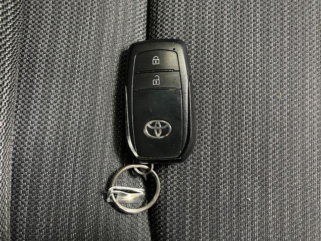 ヤリス ハイブリッドＺ　トヨタセーフティセンス　レーダークルーズコントロール　ディスプレイオーディオナビ　ＬＥＤヘッドライト　キーレスエントリー　ＥＴＣ　バックモニター　シートヒーター　ステアリングヒーター　ミラー型ドラレコ（22枚目）