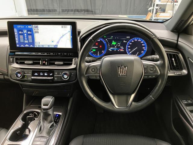 クラウンハイブリッド ＲＳ　トヨタセーフティセンス　レーダークルコン　ブラインドスポットモニター　ディスプレイオーディオナビ　ＣＤ＆ＤＶＤ再生　フルセグＴＶ　ＥＴＣ２．０　バックモニター　シートヒーター　ＬＥＤヘッドライト（2枚目）