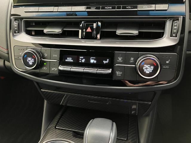 クラウンハイブリッド ＲＳ　トヨタセーフティセンス　レーダークルコン　ブラインドスポットモニター　ディスプレイオーディオナビ　ＣＤ＆ＤＶＤ再生　フルセグＴＶ　ＥＴＣ２．０　バックモニター　シートヒーター　ＬＥＤヘッドライト（12枚目）