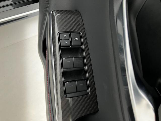 クラウンハイブリッド ＲＳ　トヨタセーフティセンス　レーダークルコン　ブラインドスポットモニター　ディスプレイオーディオナビ　ＣＤ＆ＤＶＤ再生　フルセグＴＶ　ＥＴＣ２．０　バックモニター　シートヒーター　ＬＥＤヘッドライト（15枚目）