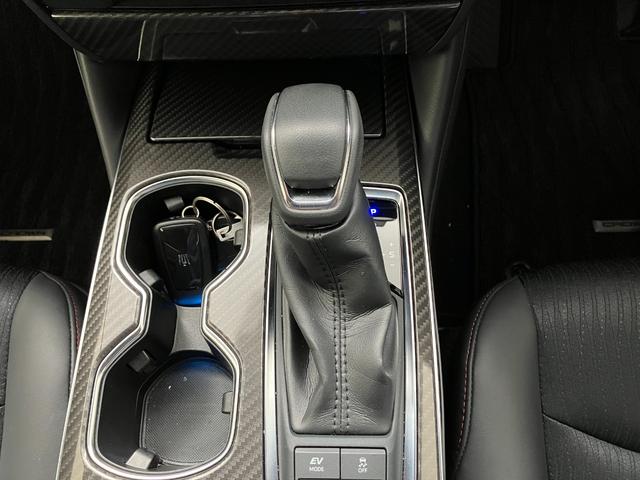 クラウンハイブリッド ＲＳ　トヨタセーフティセンス　レーダークルコン　ブラインドスポットモニター　ディスプレイオーディオナビ　ＣＤ＆ＤＶＤ再生　フルセグＴＶ　ＥＴＣ２．０　バックモニター　シートヒーター　ＬＥＤヘッドライト（20枚目）