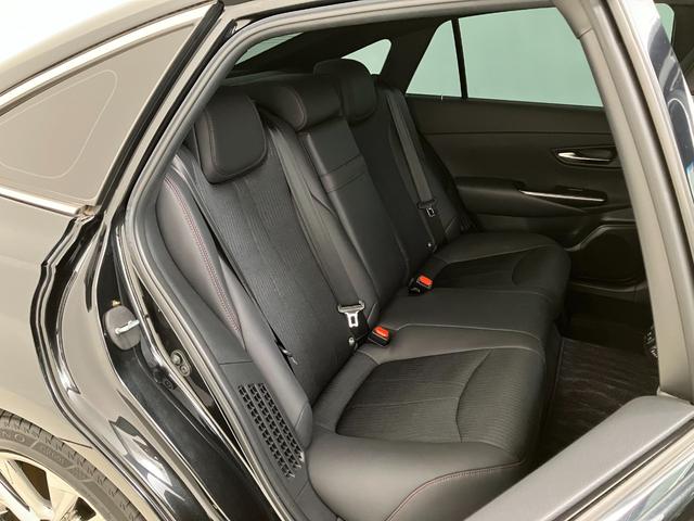 クラウンハイブリッド ＲＳ　トヨタセーフティセンス　レーダークルコン　ブラインドスポットモニター　ディスプレイオーディオナビ　ＣＤ＆ＤＶＤ再生　フルセグＴＶ　ＥＴＣ２．０　バックモニター　シートヒーター　ＬＥＤヘッドライト（26枚目）