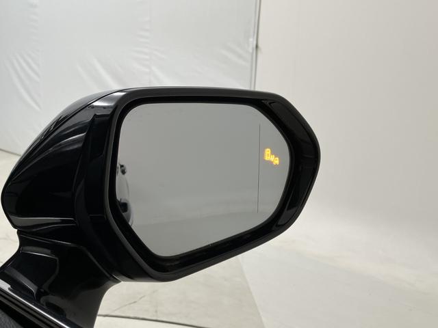 クラウンハイブリッド ＲＳ　トヨタセーフティセンス　レーダークルコン　ブラインドスポットモニター　ディスプレイオーディオナビ　ＣＤ＆ＤＶＤ再生　フルセグＴＶ　ＥＴＣ２．０　バックモニター　シートヒーター　ＬＥＤヘッドライト（33枚目）