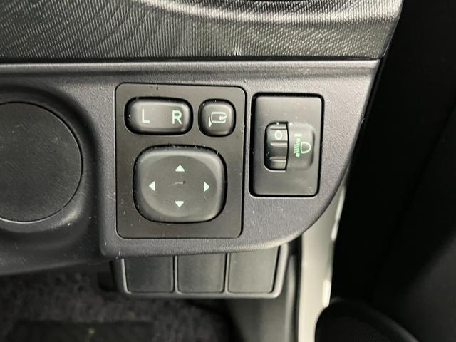 アクア Ｓ　純正メモリーナビ　キーレスエントリー　ＥＴＣ２．０　ＣＤ＆ＤＶＤ再生　フルセグＴＶ　Ｂｌｕｅｔｏｏｔｈ接続　オートエアコン　アイドリングストップ　１年間走行距離無制限保証（13枚目）