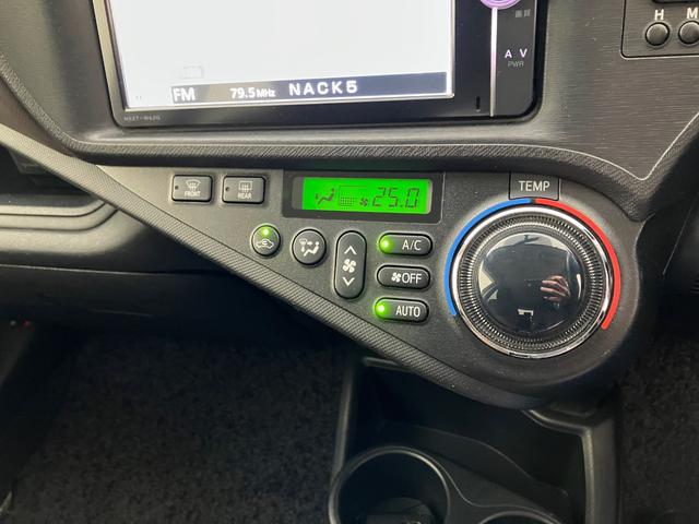 アクア G 純正メモリーナビ フルセグTV CD&DVD再生 Bluetooth接続 バックモニター スマートキー ETC オートエアコン 1年間走行距離無制限保証(12枚目)