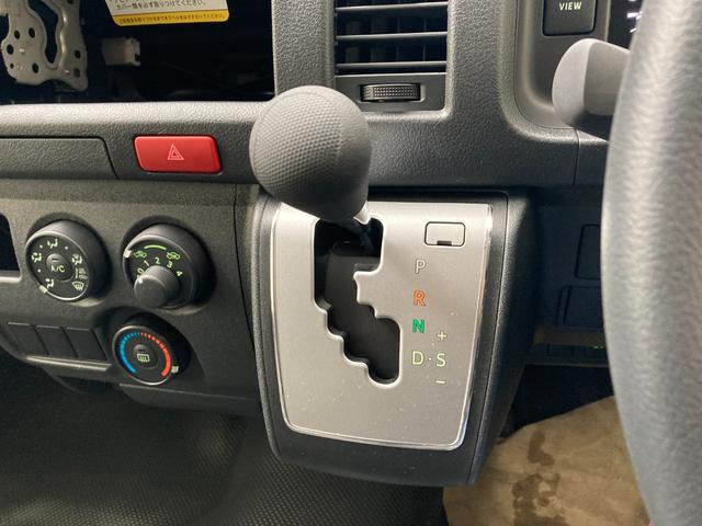 ハイエースバン ロングDX 雹害車 トヨタセーフティセンス ICS AC100V/100W キーレスエントリー マニュアルエアコン(12枚目)