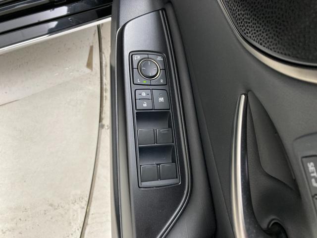 ES ES300h バージョンL レクサスセーフティシステム 本革シート サンルーフ マークレビンソン デジタルインナーミラー デジタルアウターミラー 全周囲モニター ディスプレイオーディオナビ ETC2.0 シートエアコン(17枚目)