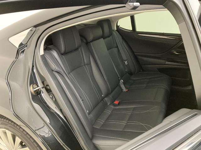 ES ES300h バージョンL レクサスセーフティシステム 本革シート サンルーフ マークレビンソン デジタルインナーミラー デジタルアウターミラー 全周囲モニター ディスプレイオーディオナビ ETC2.0 シートエアコン(39枚目)