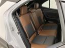 後部座席のスペースもしっかり確保しております。大人の方が乗るにも十分で、チャイルドシートをつけてもお子様の乗り降りもラクラクです。長時間ドライブも疲れにくそうですね。