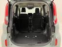 写真のように後部座席を格納すれば、普段なかなか載せることのないような大きな荷物もしっかり積むことができそうですね。