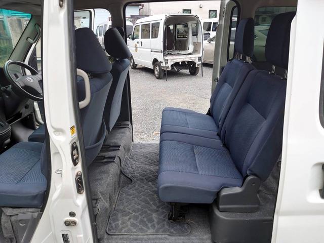 クルーズ 4WD タイミングチェーン オーバーヘッドシェルフ プライバシーガラス 純正ナビ TV ETC テレビ キーレス(13枚目)