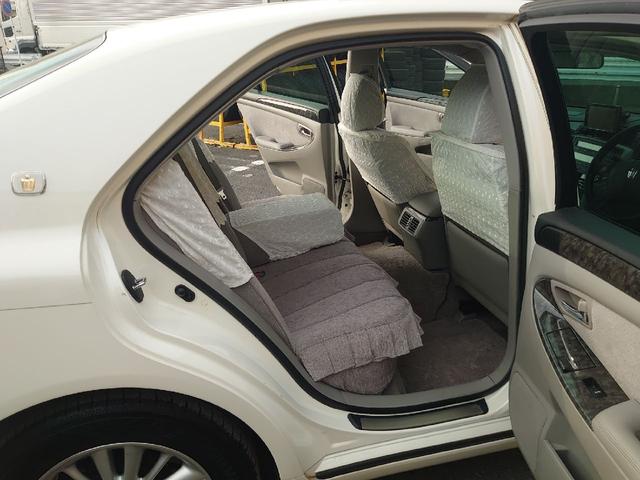 クラウン ロイヤルエクストラ カロッツェリアナビテレビ タクシー使用車両 左リヤ自動ドア事業用使用にて整備記録簿53枚有ります(16枚目)