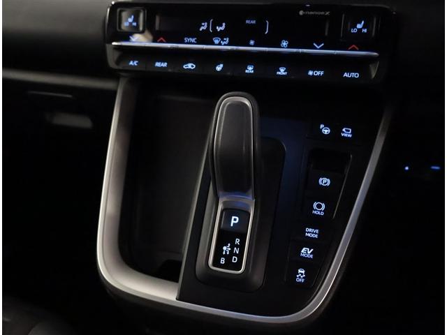 ヴォクシー ハイブリッドS-Z パワーウィンドウ DVD再生機能 インテリキー 横滑防止装置 地デジTV アクティブクルーズコントロール フルオートエアコン リアカメラ エアバッグ ABS 100V充電 ナビTV WAC キーレス(12枚目)