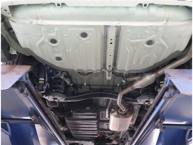 ヴォクシー ハイブリッドS-Z パワーウィンドウ DVD再生機能 インテリキー 横滑防止装置 地デジTV アクティブクルーズコントロール フルオートエアコン リアカメラ エアバッグ ABS 100V充電 ナビTV WAC キーレス(23枚目)