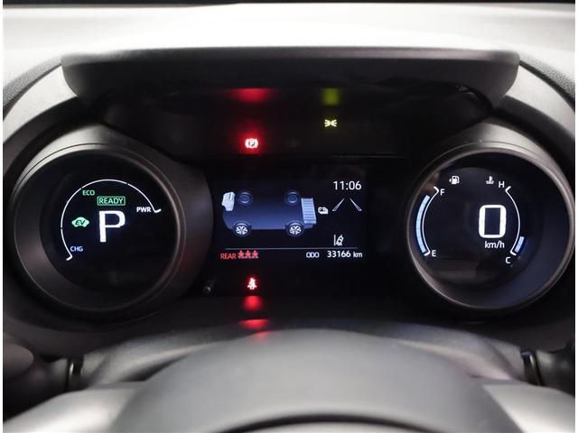 ヤリスクロス ハイブリッドＧ　ＥＳＣ　メディアプレイヤー接続　点検記録簿　衝突軽減　ナビ＆ＴＶ　フルセグ　盗難防止装置　スマートキー　キーレス　ＥＴＣ　オートエアコン　オートクルーズコントロール　バックカメラ　４ＷＤ　ＤＶＤ再生（9枚目）