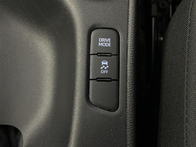 ヤリス Ｚ　純正ディスプレイオーディオ　　衝突被害軽減ブレーキ　ドラレコ　Ｂｌｕｅｔｏｏｔｈ　スマートキー　シートヒーター　レーダークルーズ　コーナーセンサー　レーンキープ　ウィンカーミラー　プッシュスタート（12枚目）