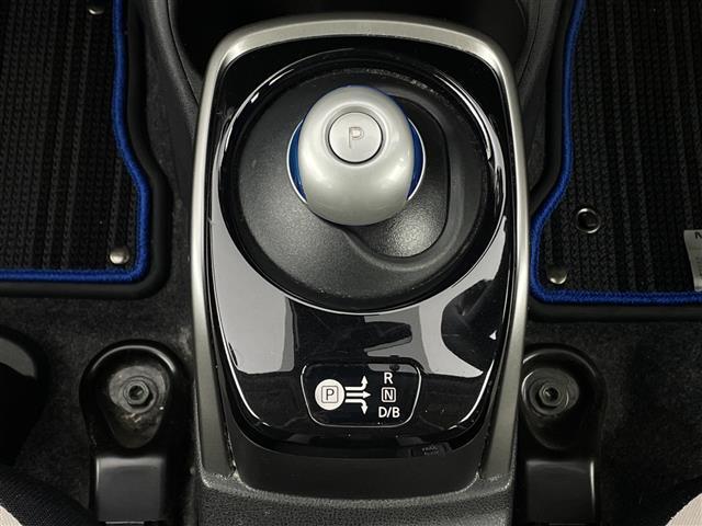 ノート ｅ－パワー　Ｘ　純正ナビ　フルセグＴＶ　アラウンドビュー　ドラレコ　衝突被害軽減ブレーキ　Ｂｌｕｅｔｏｏｔｈ　スマートキー　ＥＴＣ　レーダークルーズ　コーナーセンサー　ＤＶＤ　純正アルミ　ウィンカーミラー　電格ミラー（14枚目）