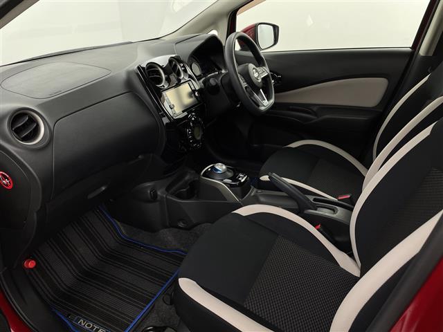 ノート ｅ－パワー　Ｘ　純正ナビ　フルセグＴＶ　アラウンドビュー　ドラレコ　衝突被害軽減ブレーキ　Ｂｌｕｅｔｏｏｔｈ　スマートキー　ＥＴＣ　レーダークルーズ　コーナーセンサー　ＤＶＤ　純正アルミ　ウィンカーミラー　電格ミラー（28枚目）