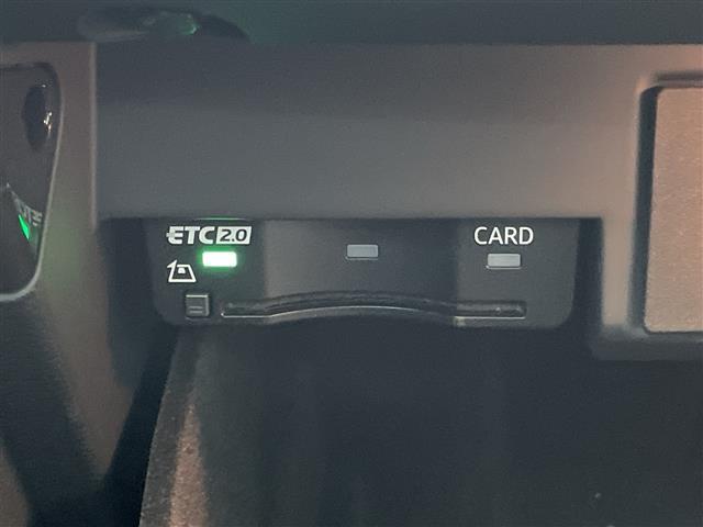 Ａ４ ４５ＴＦＳＩクワトロスポーツ　純正ナビ　フルセグ　全周囲モニター　スマートキー　ＥＴＣ　ＬＥＤ　ハーフレザー　シートヒーター　純正１７アルミ　前席パワーシート（6枚目）