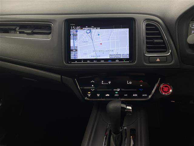 ヴェゼル X・ホンダセンシング 純正8インチインターナビ LEDヘッドライト バックモニター フルセグTV ドラレコ Bluetooth スマートキー ETC レーダークルーズ レーンキープ 純正アルミ プッシュスタート スペアキー(8枚目)