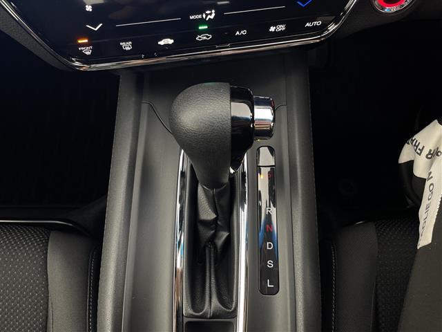 ヴェゼル X・ホンダセンシング 純正8インチインターナビ LEDヘッドライト バックモニター フルセグTV ドラレコ Bluetooth スマートキー ETC レーダークルーズ レーンキープ 純正アルミ プッシュスタート スペアキー(9枚目)