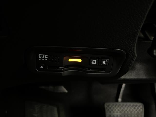 ヴェゼル X・ホンダセンシング 純正8インチインターナビ LEDヘッドライト バックモニター フルセグTV ドラレコ Bluetooth スマートキー ETC レーダークルーズ レーンキープ 純正アルミ プッシュスタート スペアキー(17枚目)