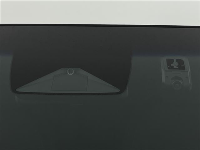 フィット ｅ：ＨＥＶホーム　純正ＳＤナビ　衝突被害軽減ブレーキ　ＬＥＤヘッドライト　バックモニター　フルセグＴＶ　ドラレコ　Ｂｌｕｅｔｏｏｔｈ　スマートキー　ＥＴＣ　レーダークルーズ　コーナーセンサー　レーンキープ　ＤＶＤ（21枚目）