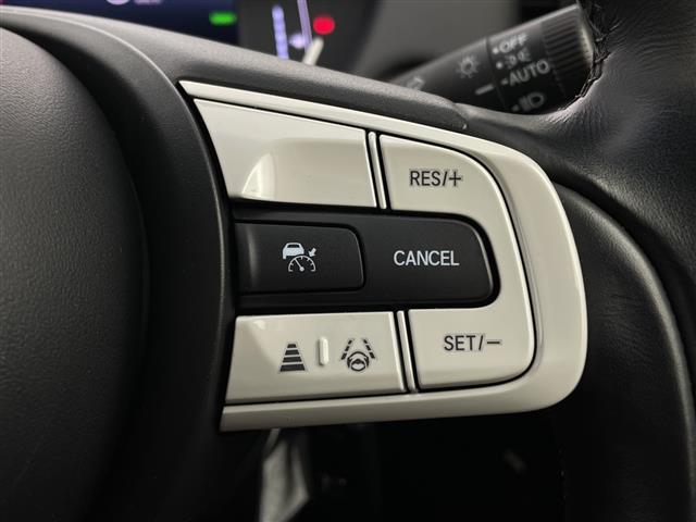 フィット ｅ：ＨＥＶホーム　純正ＳＤナビ　衝突被害軽減ブレーキ　ＬＥＤヘッドライト　バックモニター　フルセグＴＶ　ドラレコ　Ｂｌｕｅｔｏｏｔｈ　スマートキー　ＥＴＣ　レーダークルーズ　コーナーセンサー　レーンキープ　ＤＶＤ（23枚目）