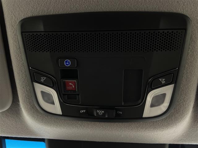 フィット ｅ：ＨＥＶホーム　純正ＳＤナビ　衝突被害軽減ブレーキ　ＬＥＤヘッドライト　バックモニター　フルセグＴＶ　ドラレコ　Ｂｌｕｅｔｏｏｔｈ　スマートキー　ＥＴＣ　レーダークルーズ　コーナーセンサー　レーンキープ　ＤＶＤ（24枚目）