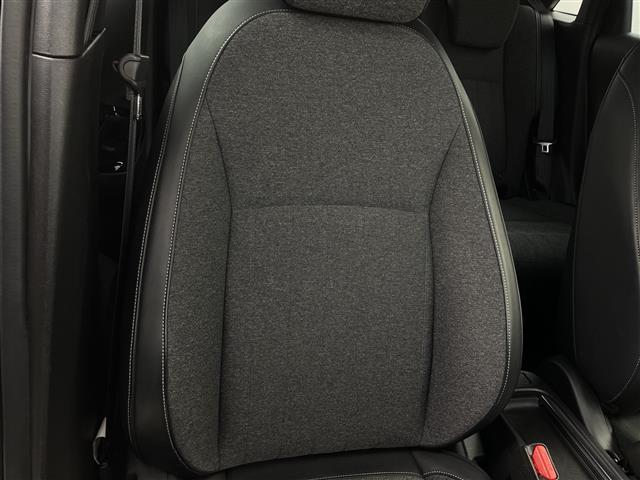 フィット ｅ：ＨＥＶホーム　純正ＳＤナビ　衝突被害軽減ブレーキ　ＬＥＤヘッドライト　バックモニター　フルセグＴＶ　ドラレコ　Ｂｌｕｅｔｏｏｔｈ　スマートキー　ＥＴＣ　レーダークルーズ　コーナーセンサー　レーンキープ　ＤＶＤ（26枚目）