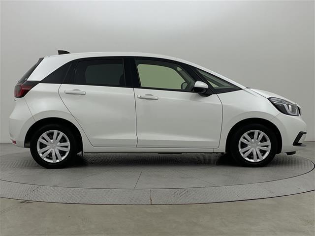 フィット ｅ：ＨＥＶホーム　純正ＳＤナビ　衝突被害軽減ブレーキ　ＬＥＤヘッドライト　バックモニター　フルセグＴＶ　ドラレコ　Ｂｌｕｅｔｏｏｔｈ　スマートキー　ＥＴＣ　レーダークルーズ　コーナーセンサー　レーンキープ　ＤＶＤ（30枚目）