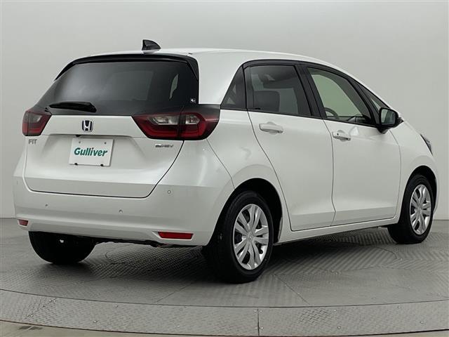 フィット ｅ：ＨＥＶホーム　純正ＳＤナビ　衝突被害軽減ブレーキ　ＬＥＤヘッドライト　バックモニター　フルセグＴＶ　ドラレコ　Ｂｌｕｅｔｏｏｔｈ　スマートキー　ＥＴＣ　レーダークルーズ　コーナーセンサー　レーンキープ　ＤＶＤ（31枚目）